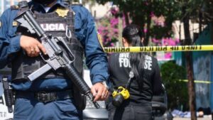 Ataque armado en Miguel Hidalgo termina con dos hombres muertos en plena vía pública